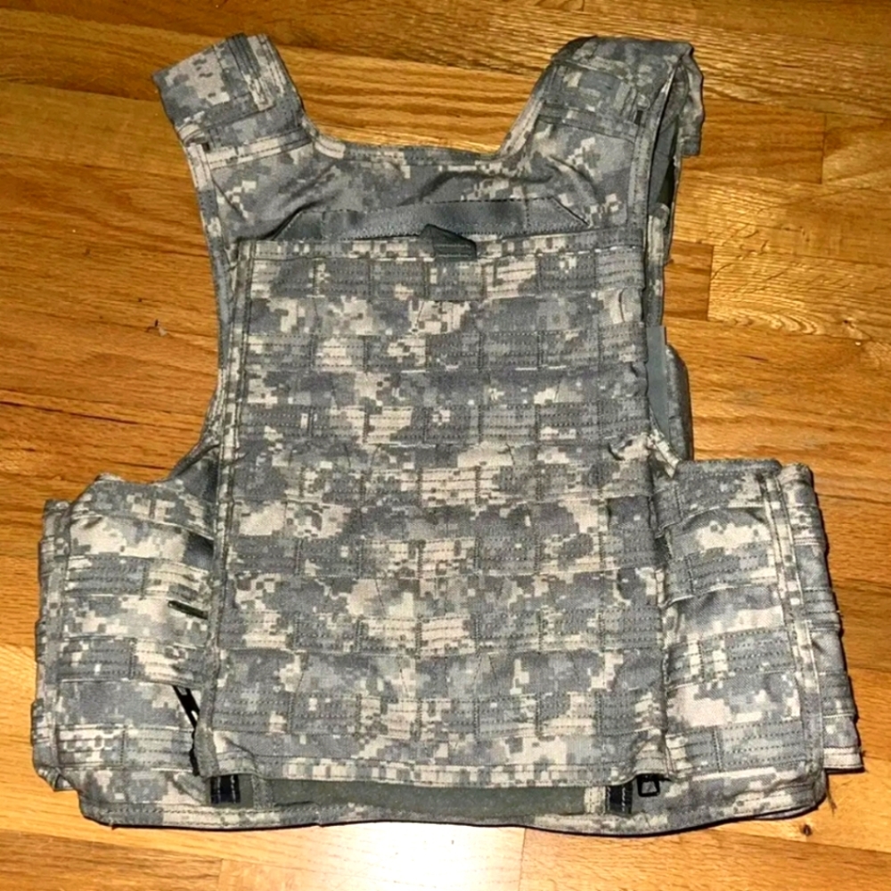 PARACLETE  S.O.H.P.C  ARMOR PLATE CARRIER WITH ARMOR
